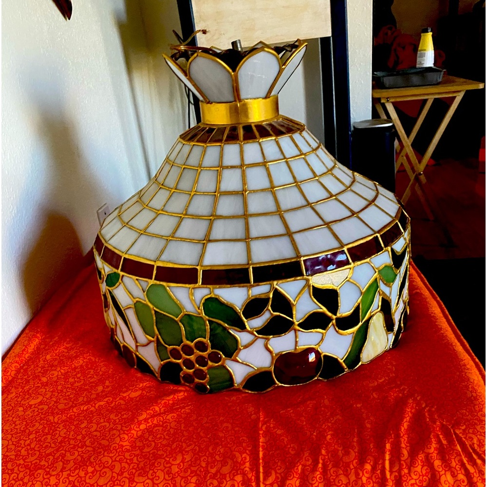 Stunning Tiffany lamp